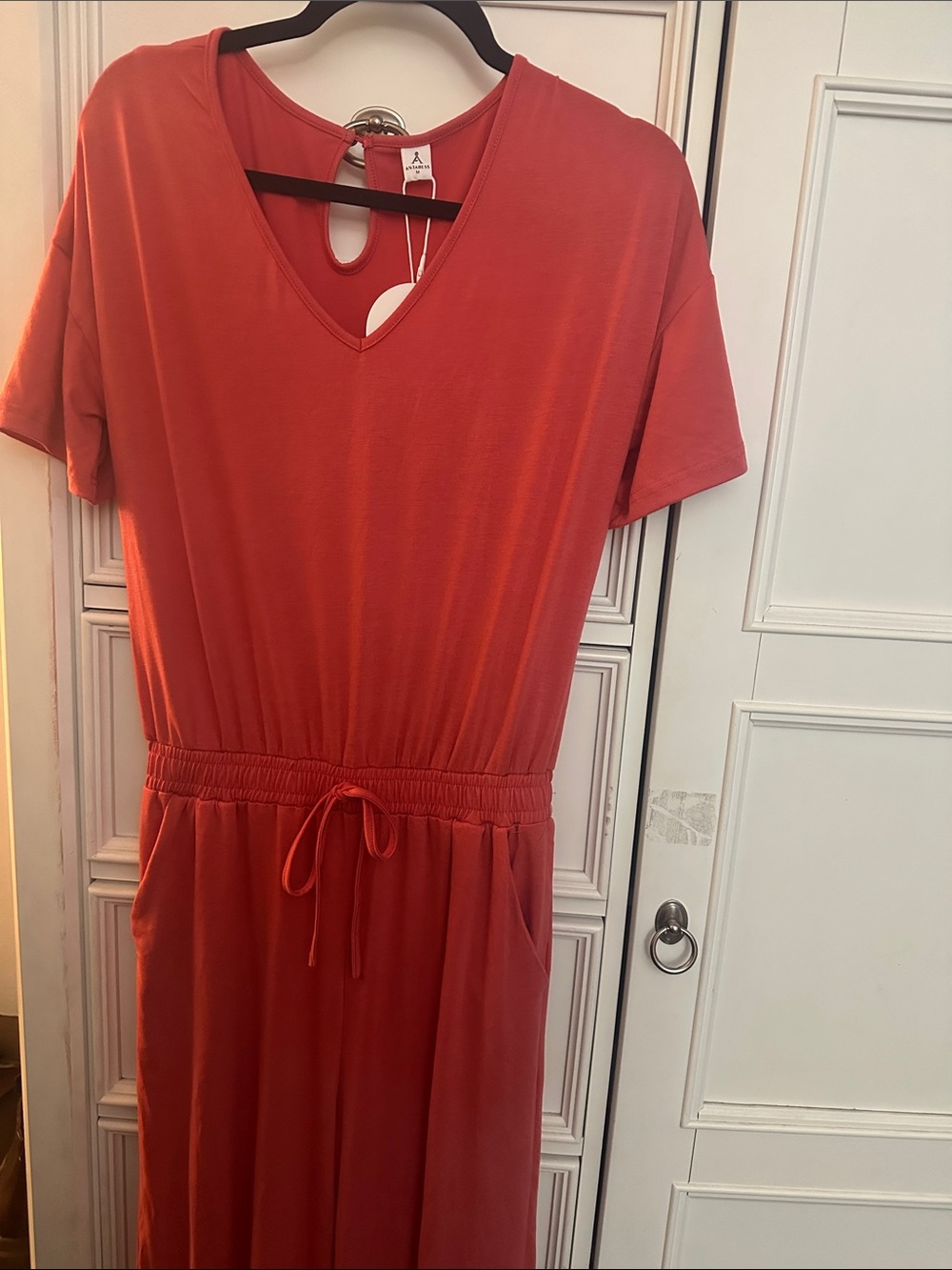 Everyday V-Neck Short Sleeve Jumpsuit in Coral